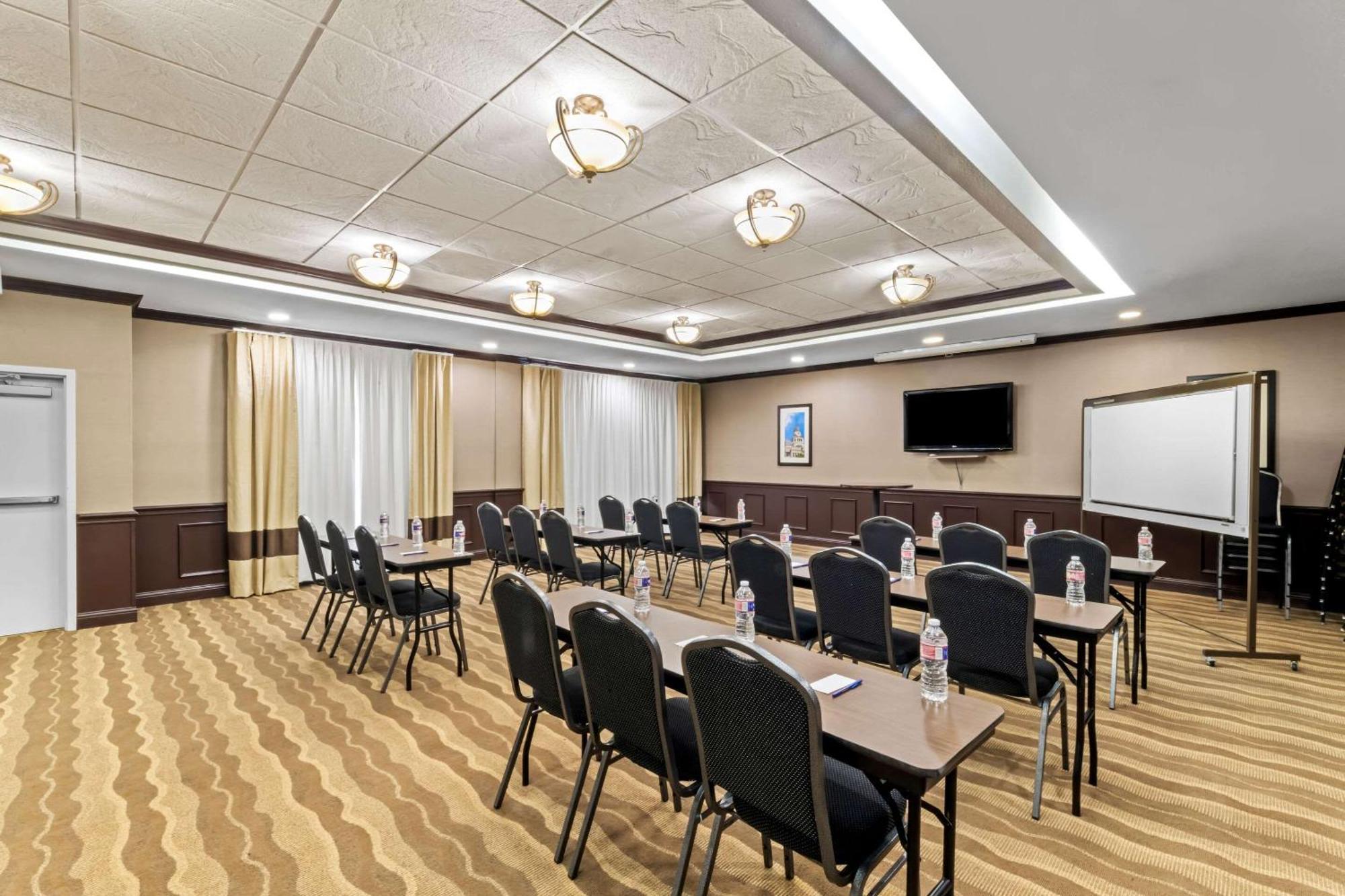 Comfort Inn & Suites Near Lake Lewisville Корінт Екстер'єр фото