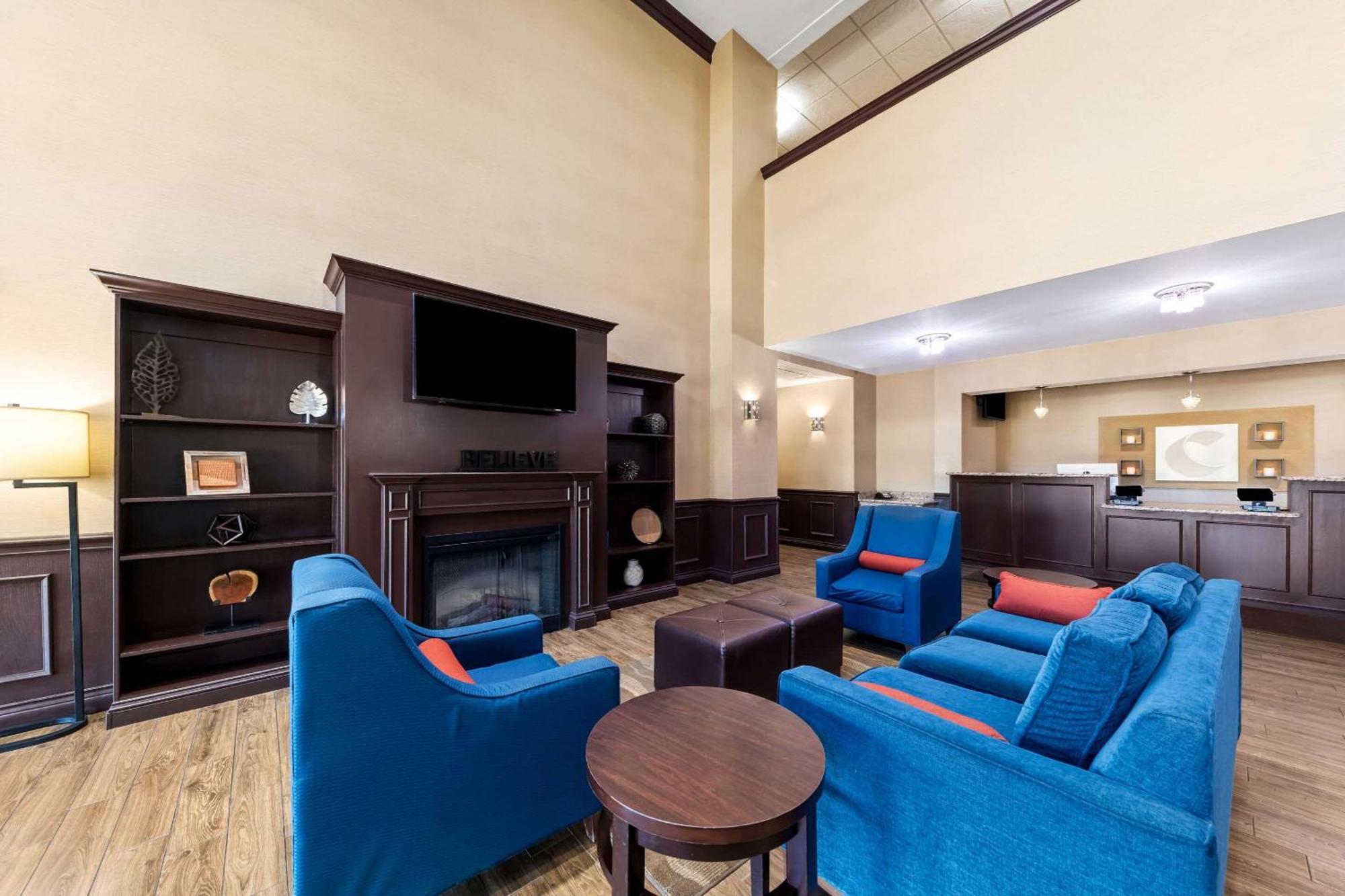 Comfort Inn & Suites Near Lake Lewisville Корінт Екстер'єр фото